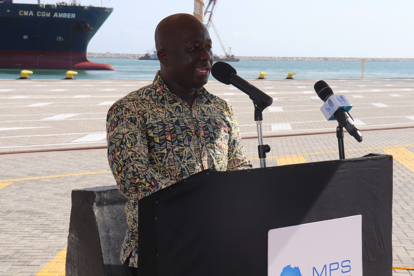  deputy minister for transport engages british airways and the ghana airport company